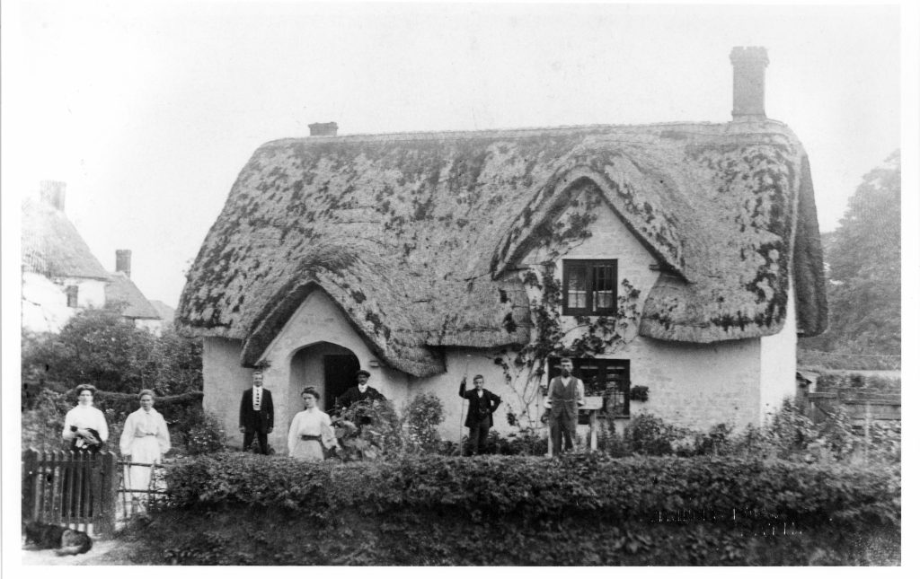 1903. Manor Cottage, 63 Compton Bassett. The Rumming family in residence. Alice - Alma (Mother), Jim Packer (Grandson), Florence, Jack, Bill, George (Father).