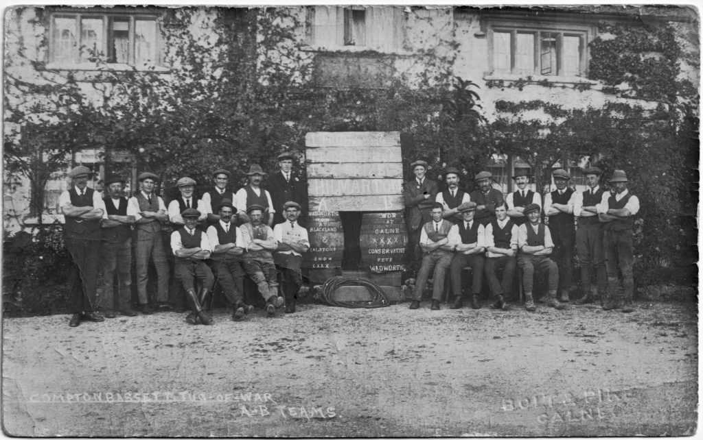 Alternative photo for tug of war teams in front of the White Horse Inn 1919