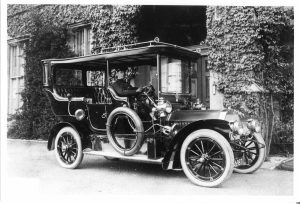 A Dennis Roi des Belges Phaeton with Canopy outside the front entrance of the old Compton House in 1913. The vehicle is thought to be c.1907. The house was let to Colonel Hornsby-Drake at that time. The last family to live there.