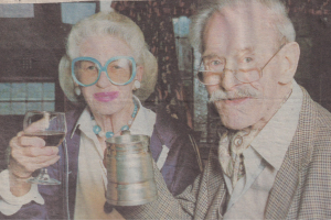 Sunnie & Jackie Mann at The White Horse Inn, 28th September 1991. The former Spitfire pilot in the Battle of Britain had endured 865 days of captivity.